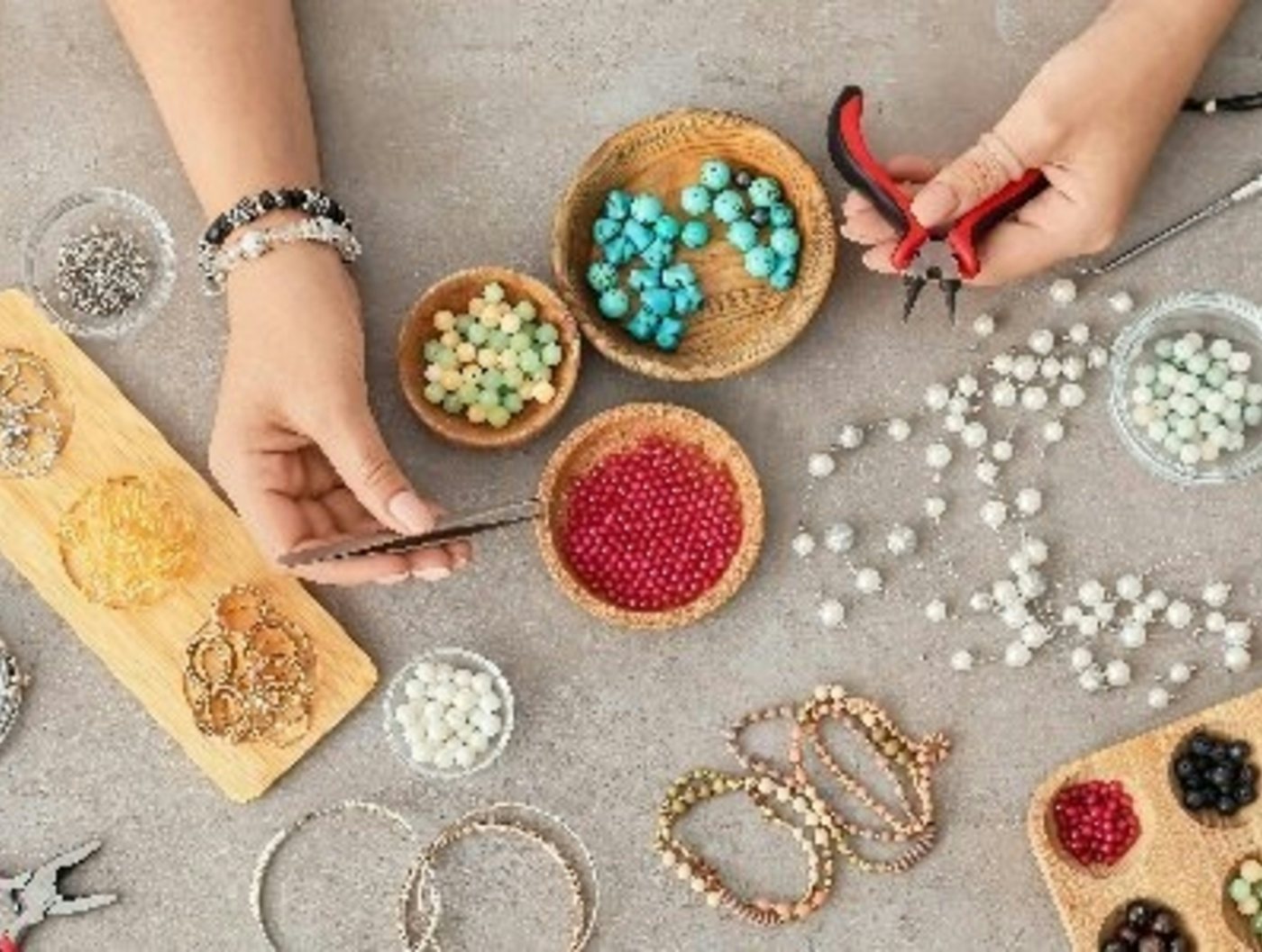 Young Adult Lab: Jewelry Making
