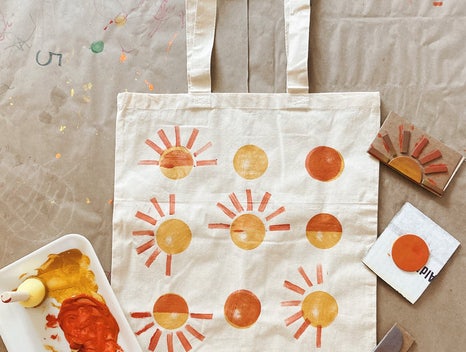 Young Adult Lab: DIY Tote Bags