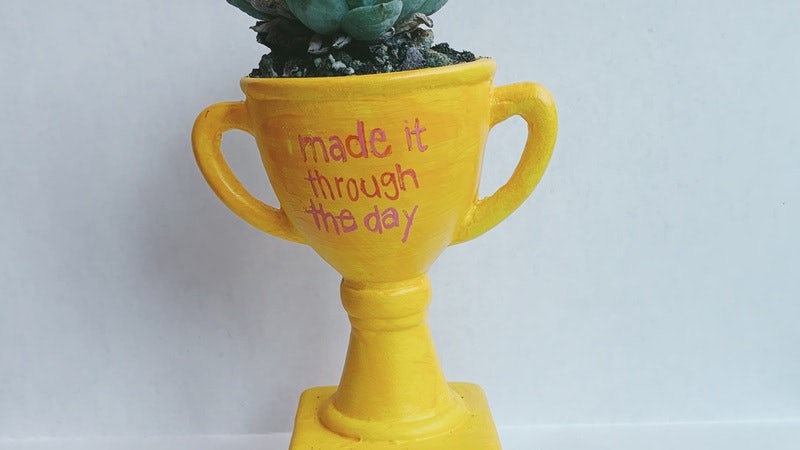 young-adult-lab-mothers-day-trophy-planters